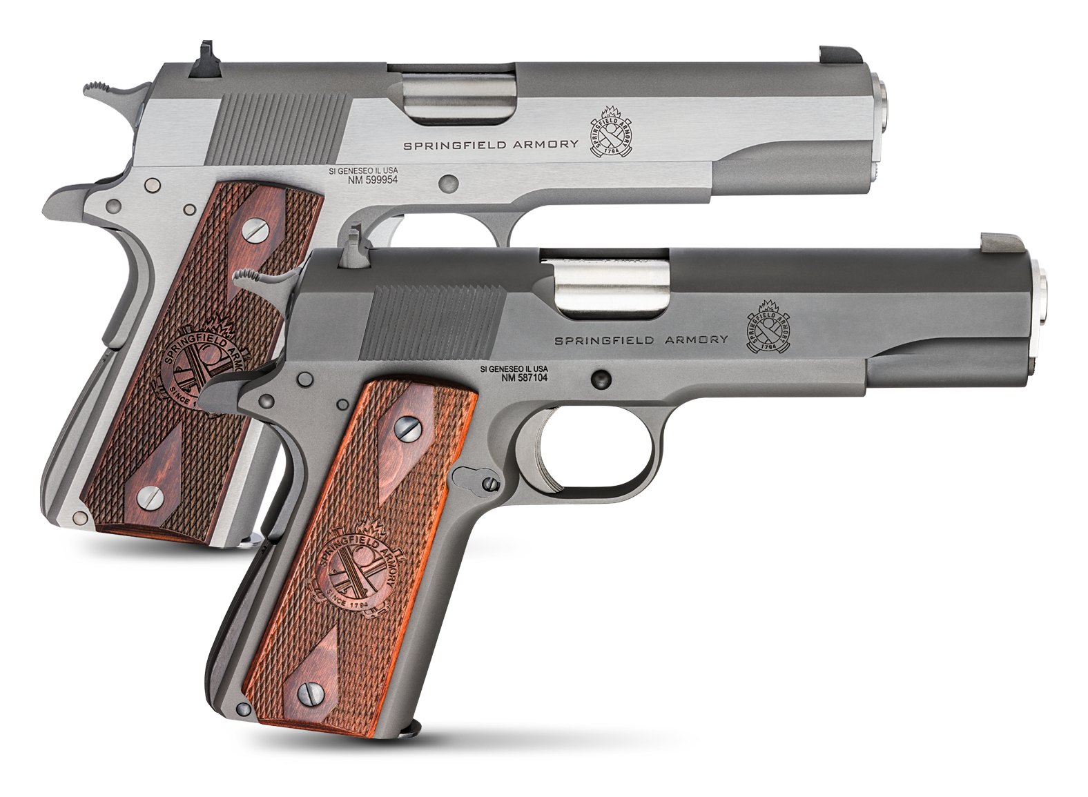 Deux 1911 Springfield Armory Mil-Spec en calibre 45 ACP, plaquettes bois et finition parkérisée